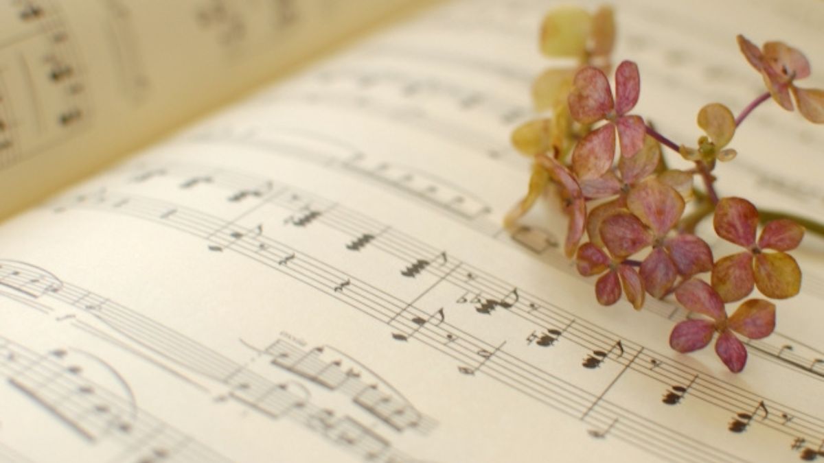 楽譜と花