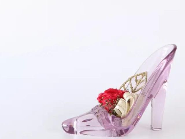 ピンクのガラスの靴